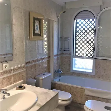 Piso A 10 Minutos Andando De Puerto Banús. Apartamento *