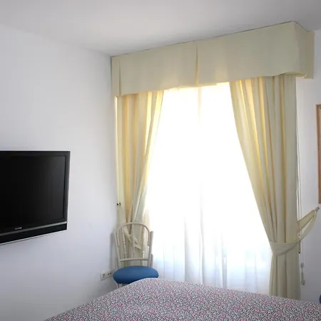 Piso A 10 Minutos Andando De Puerto Banus. Appartement